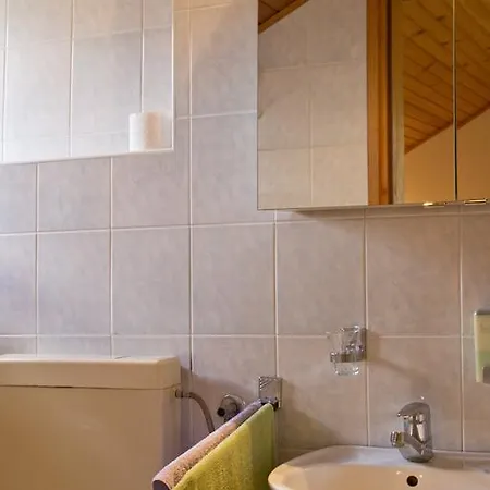 Tourist Farm Mraz ポドチェトルテク