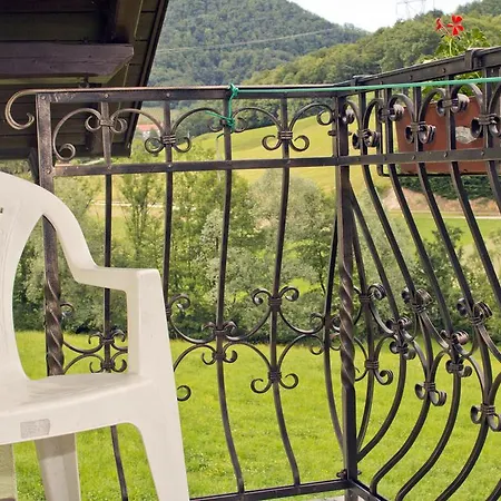 Κατάλυμα σε φάρμα Tourist Farm Mraz