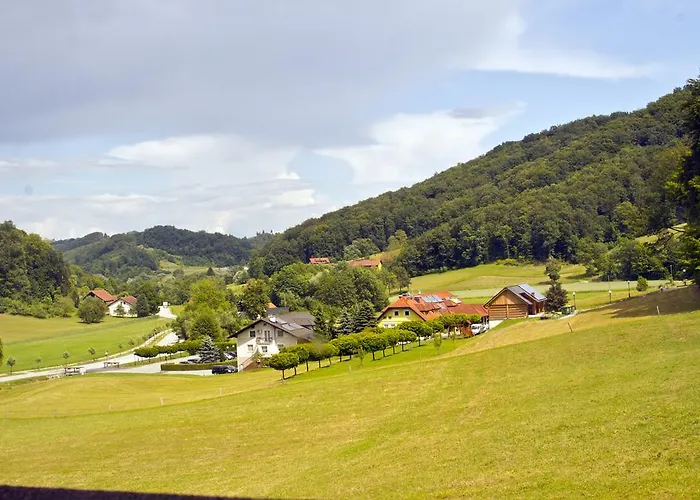 Tourist Farm Mraz 포드체트르테크