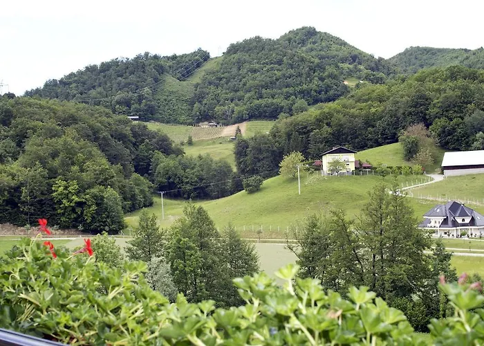 팜스테이 Tourist Farm Mraz 포드체트르테크